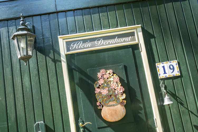Klein Dernhhost Deur